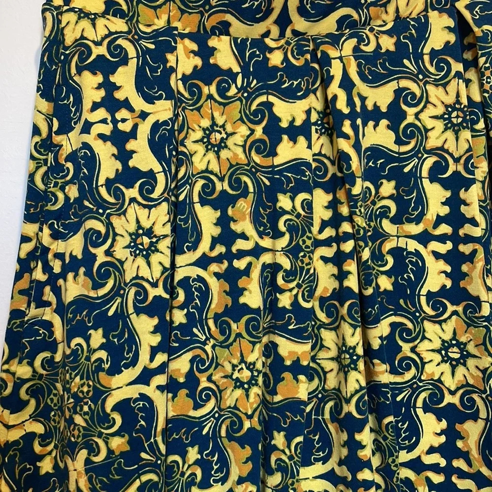 LuLaRoe XS Skirt - Picture 2 of 3